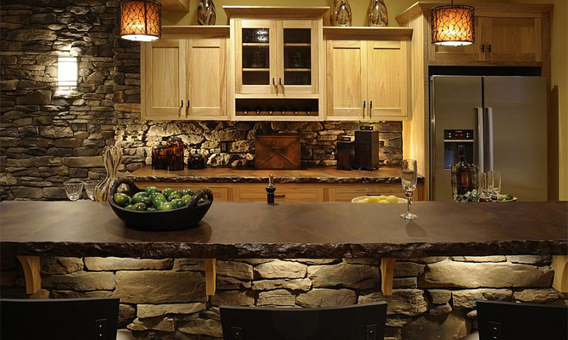 Akmens virtuves interjerā - akmens virtuves apdare