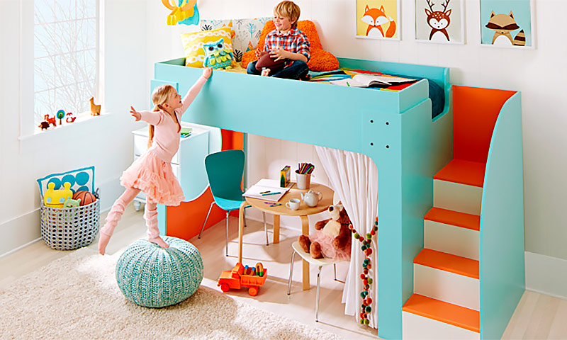 Kinderbett Loft mit einem Do-It-Yourself-Arbeitsbereich
