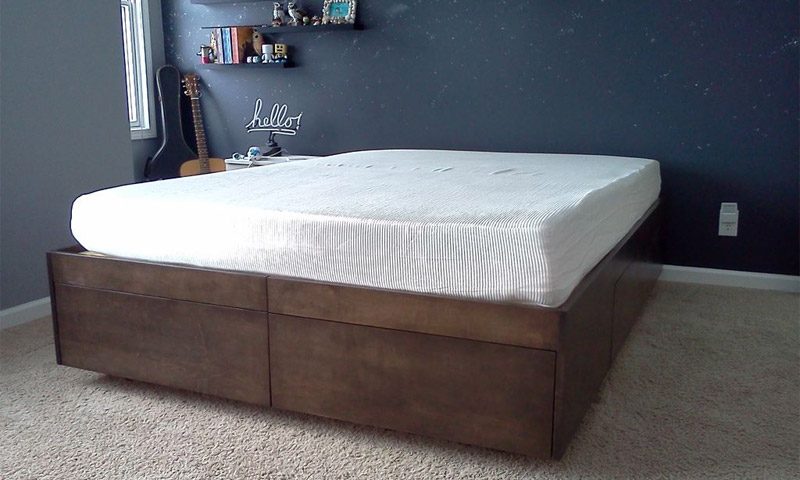 How to make a bed podium with your own hands