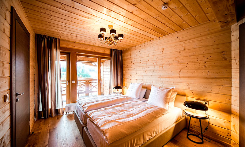 The better to finish the ceiling in a wooden house